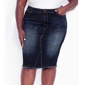 Avenue Dark Blue Plus Size Stretch Denim Skirt Size 28 SO CUTE!!